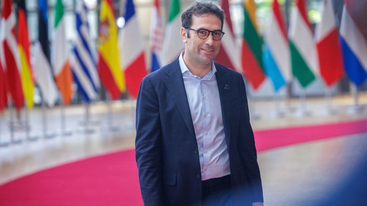 Carlos Cuerpo, ayer, en la reunión de ministros de Finanzas en Bruselas.
