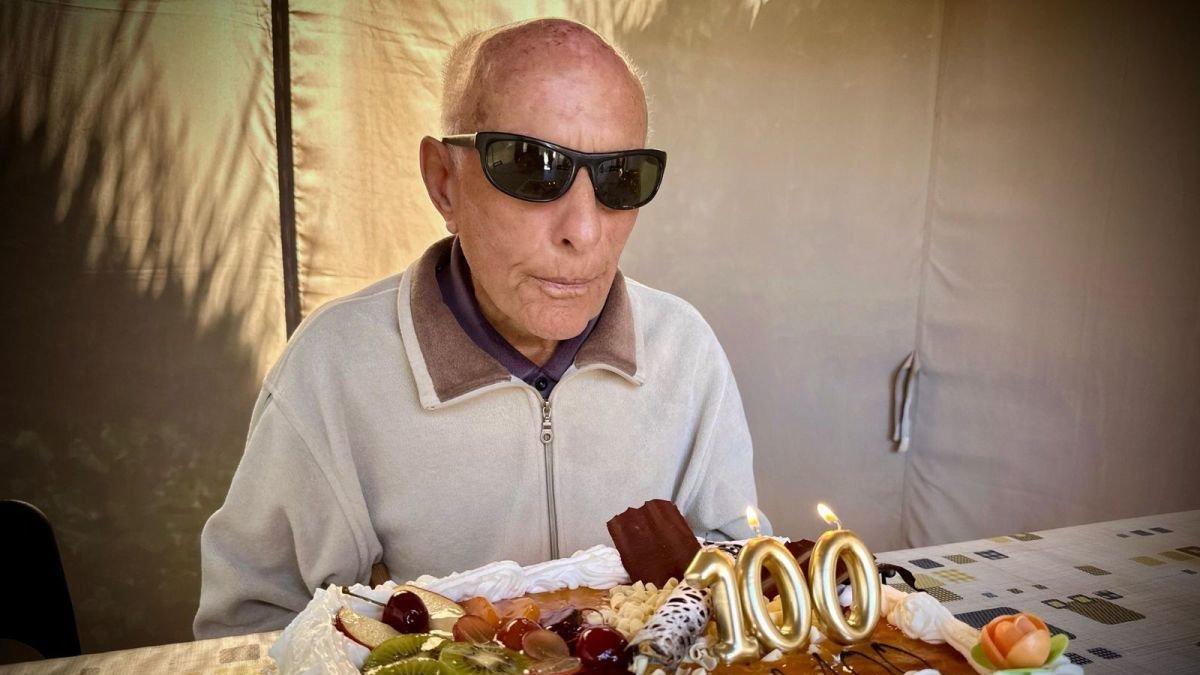 José Díez sopló las velas de su centenario este lunes 7 de julio.