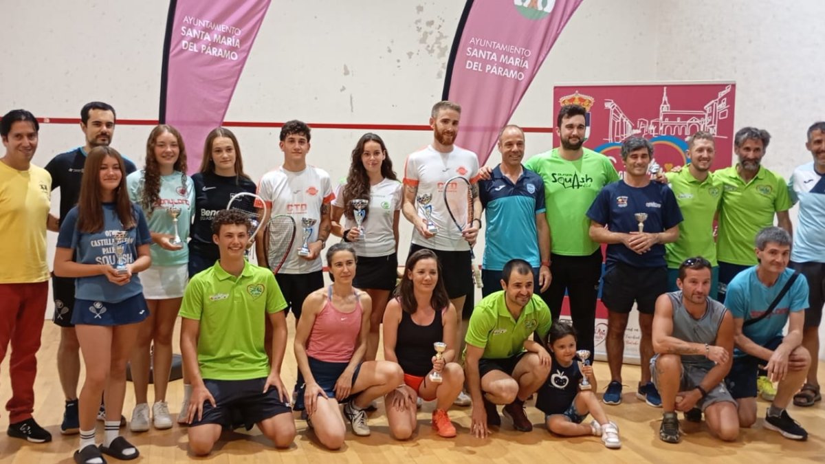 Paula Castrillo y Abel Martín, campeones del Open de Squash 2025 de Santa María del Páramo.