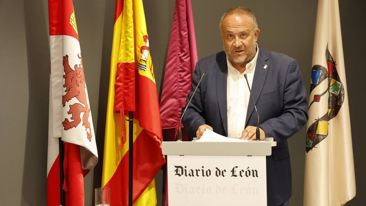 El presidente de la Diputación, Gerardo Álvarez Courel, cerró la quinta edición del congreso de turismo de Diario de León