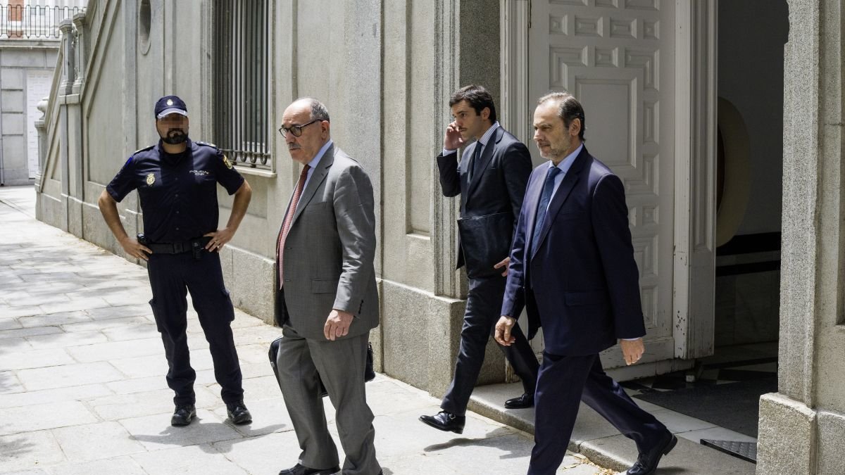 José Luis Ábalos en el Supremo tras decvlarar ante el juez Puente.