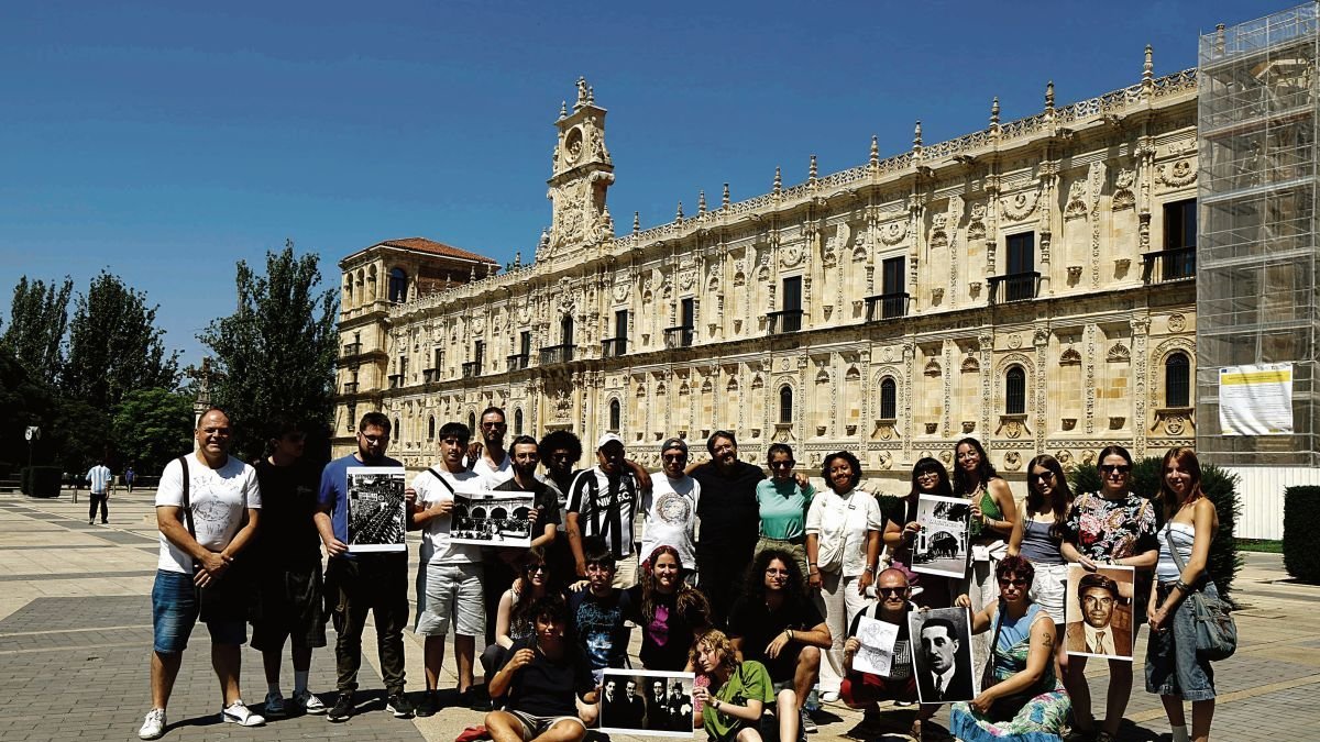 Los participantes en el búnker de Villamanín.
