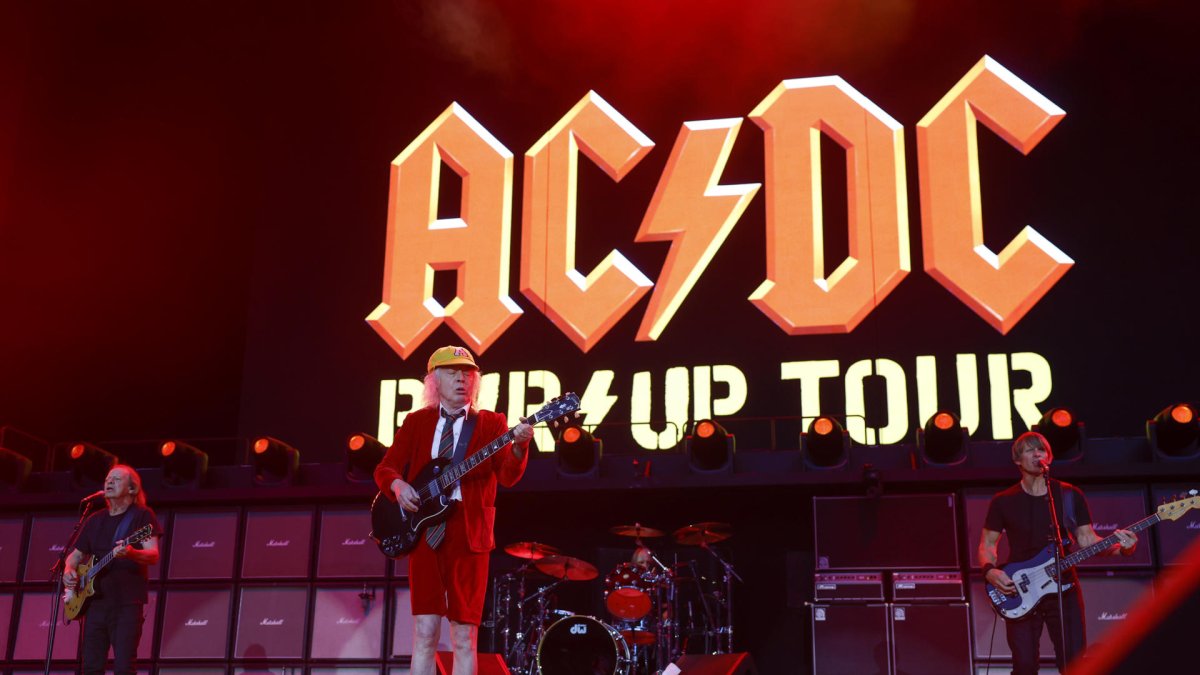 El veterano rayo de AC/DC incendia Madrid, una vez más