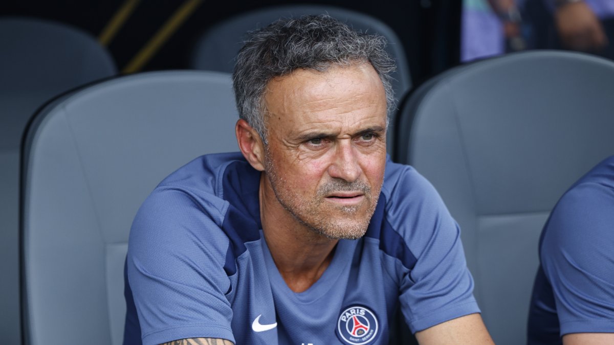 EAST RUTHERFORD (United States), 13/07/2025.- Head coach Luis Enrique of PSG looks on ahead of the FIFA Club World Cup 2025 Final match between Chelsea FC and Paris Saint-Germain, in East Rutherford, New Jersey, USA, 13 July 2025. (Mundial de Fútbol) EFE/EPA/CJ GUNTHER