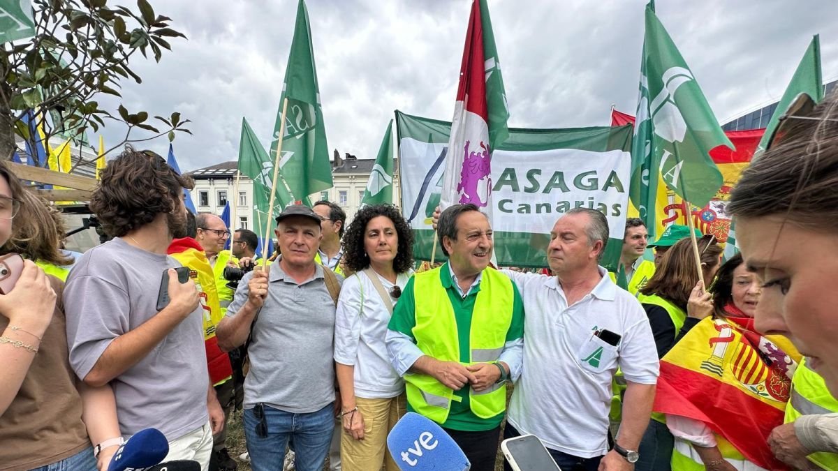Representantes de Asaja en la protesta de este miércoles en Bruselas.