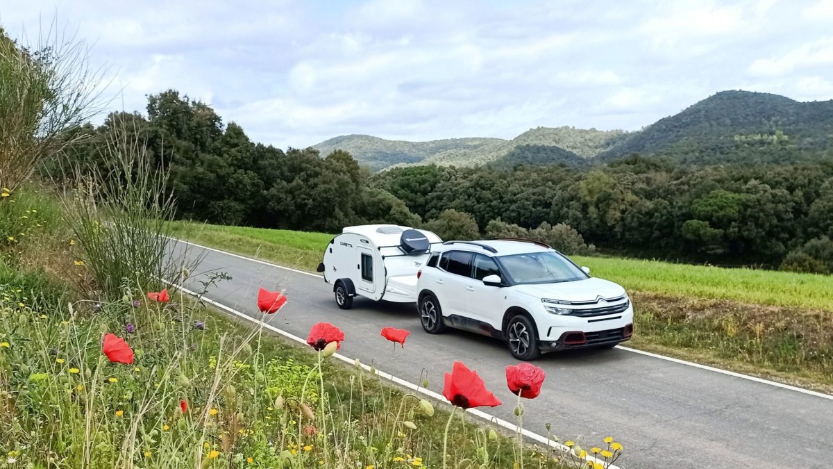 La minicaravana Caretta lo tiene todo para viajar libremente.