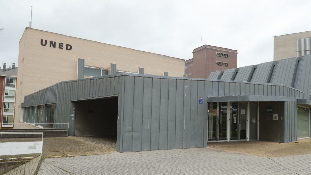 Edificio de la Uned en Ponferrada.