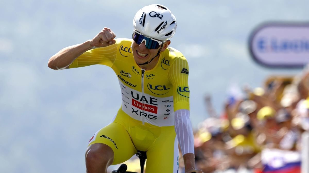 Tadej Pogacar vuela hacia París