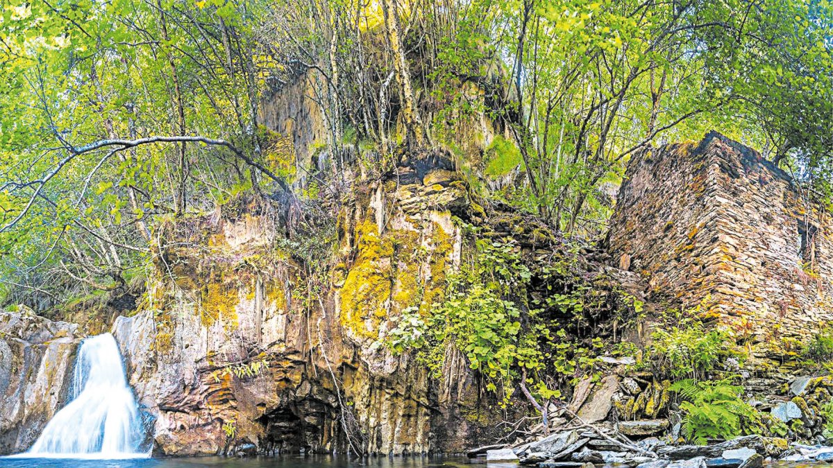 Las aguas despiertan seres fantásticos en la mentalidad popular.