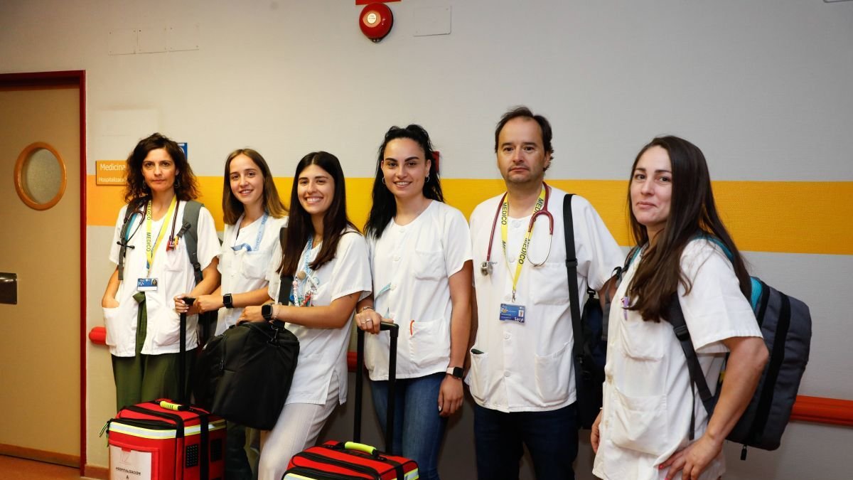 Parte del equipo que acude a los domicilios del área de León para atender a los pacientes.