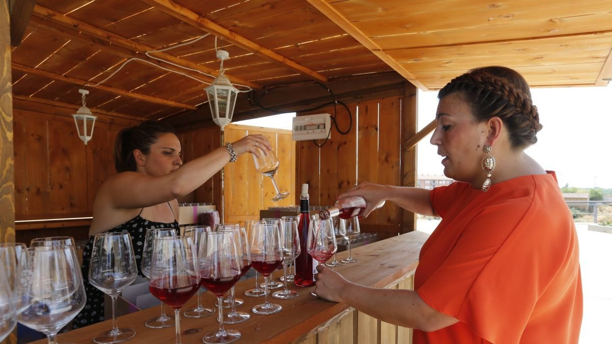 La DO ofrece tintos, blancos y rosados.