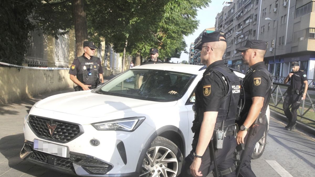 El coche de Juana Rivas a su entrada al juzgado.