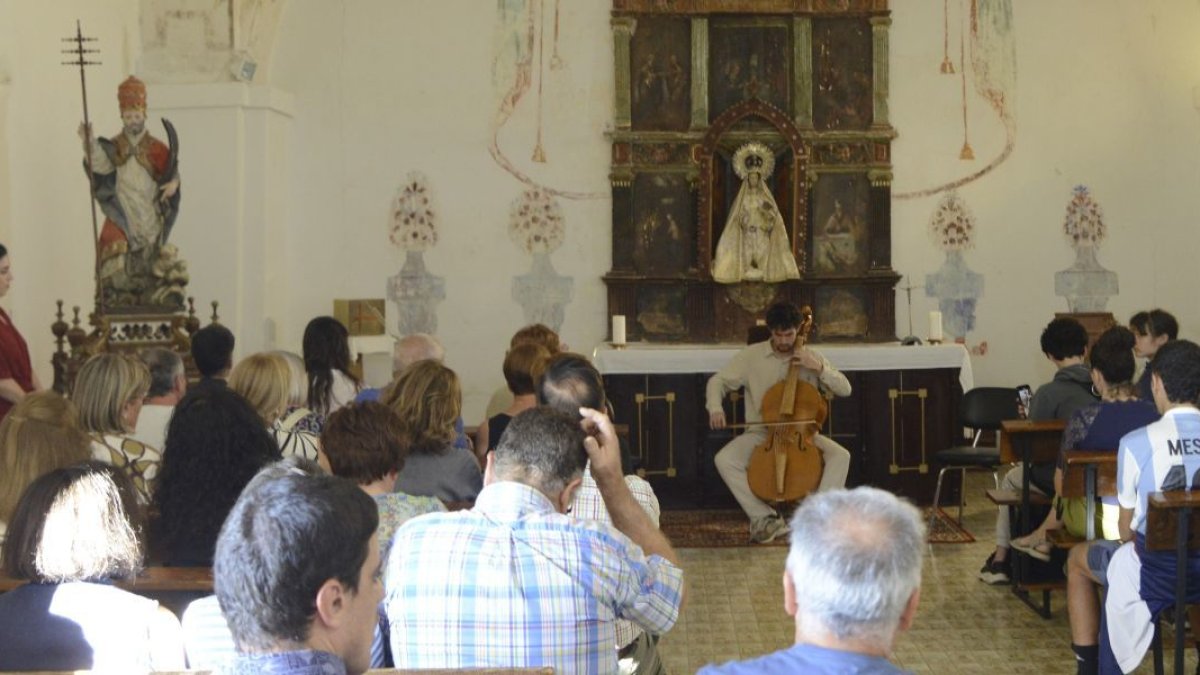Concierto en la ermita de Escobar de Campos.