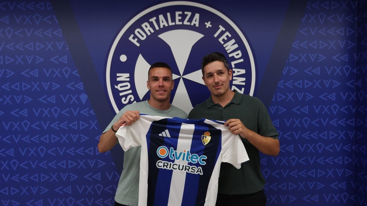 El lateral Diego Moreno, en su presentación oficial.