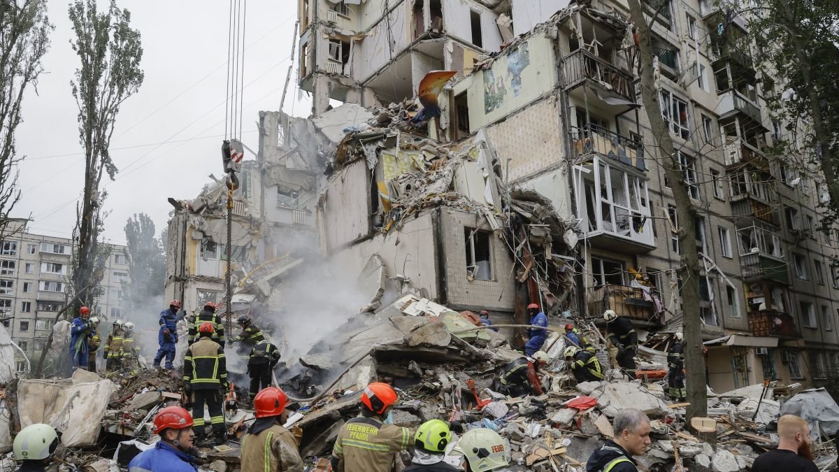 Imagen de una casa bombardeada.