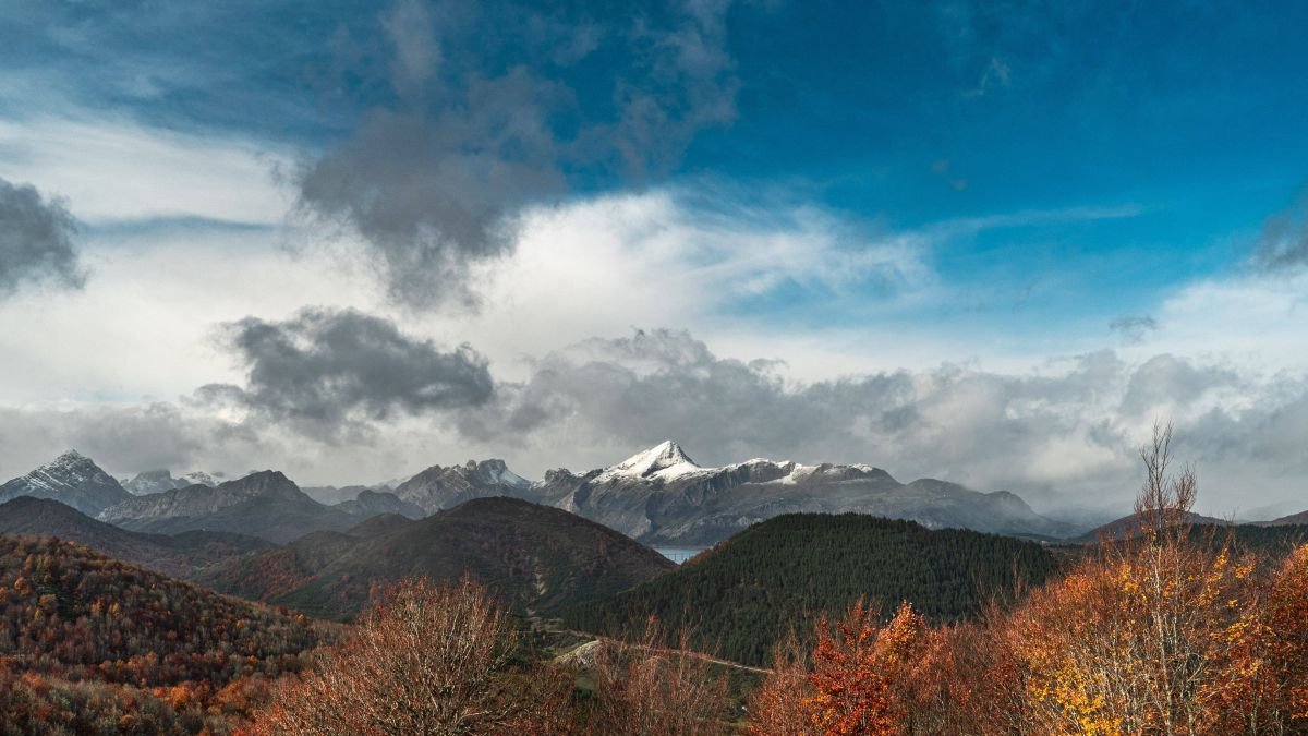 La montaña de Riaño con nieve.