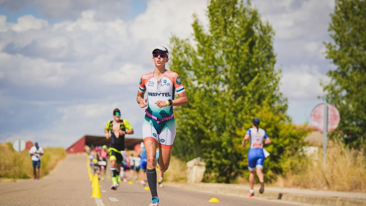 La triatleta afincada en el Bierzo, Carolina Laurentiu.