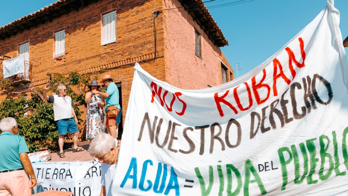 Los regantes convocan una concentración en Hospital de Órbigo contra la gestión del agua este viernes