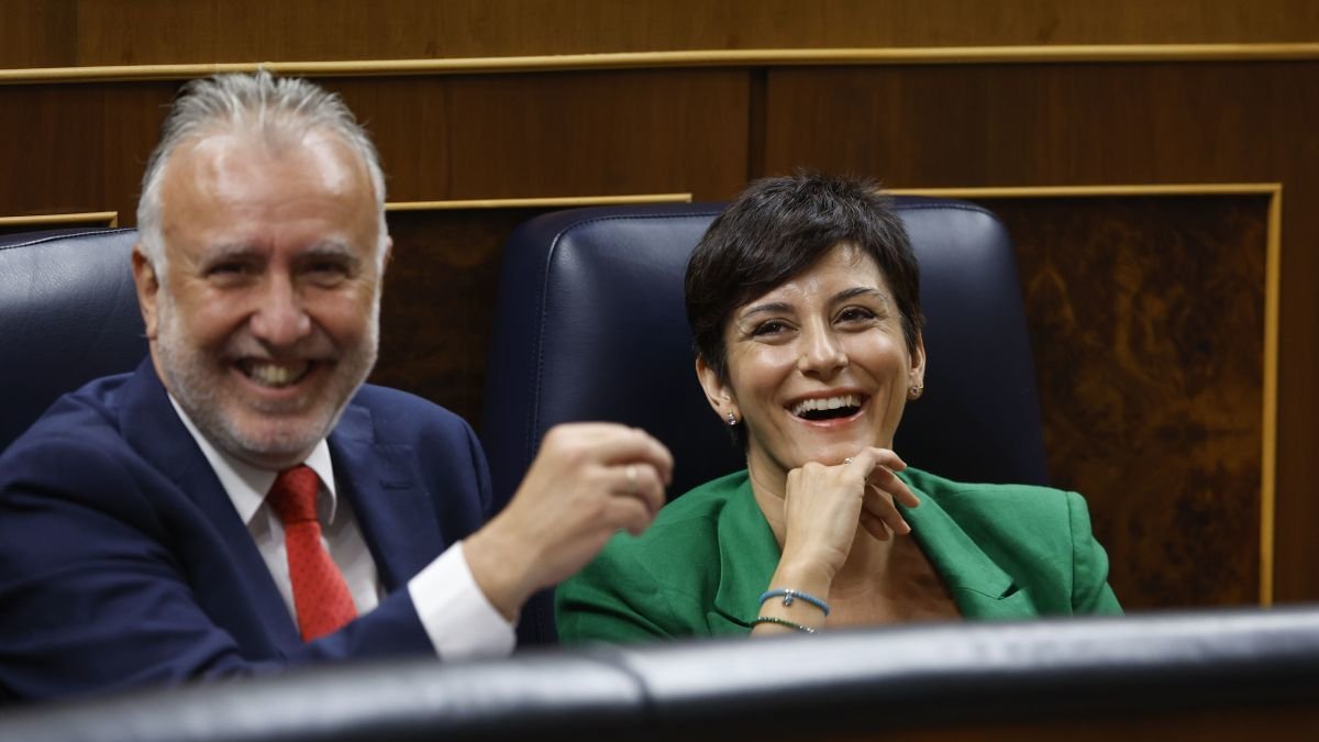 La ministra de Vivienda, Isabel Rodríguez, durante un pleno del Congreso de los Diputados.