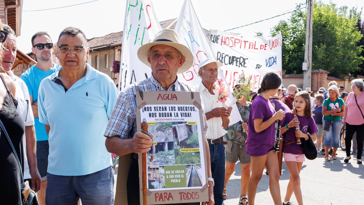 Manifestante en San Feliz de Órbigo este sábado.
