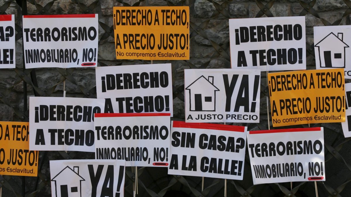 MANIFESTACION DE LA PLATAFORMA POR LA VIVIENDA DIGNA