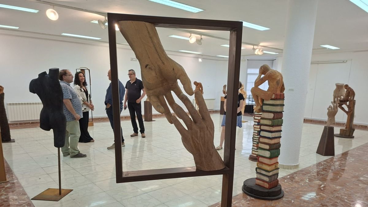 Exposición de Álvarez Chamorro. DL