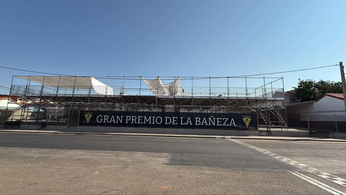 El nuevo palco que lucirá el Gran Premio de Velocidad de La Bañeza está ubicado en la recta de meta y tiene capacidad para cerca de 300 personas.