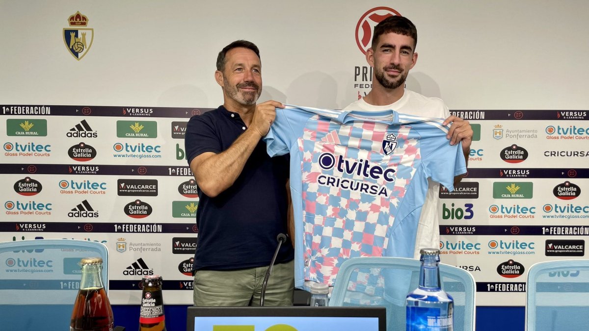 José Sietes presenta a Eneko Undabarrena como nuevo defensa central de la SD Ponferradina.