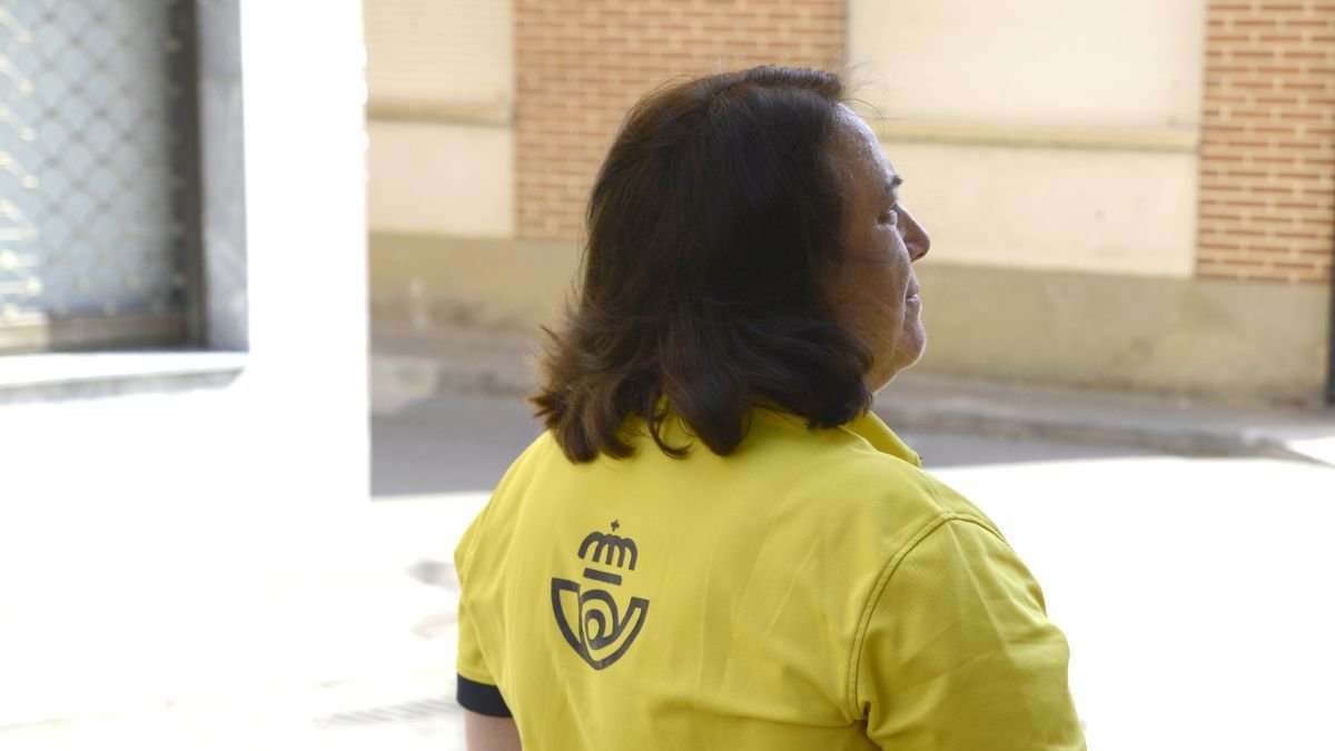 Sahagún ha pasaso de tener siete carteros a tener tres que cubren 25 pueblos.