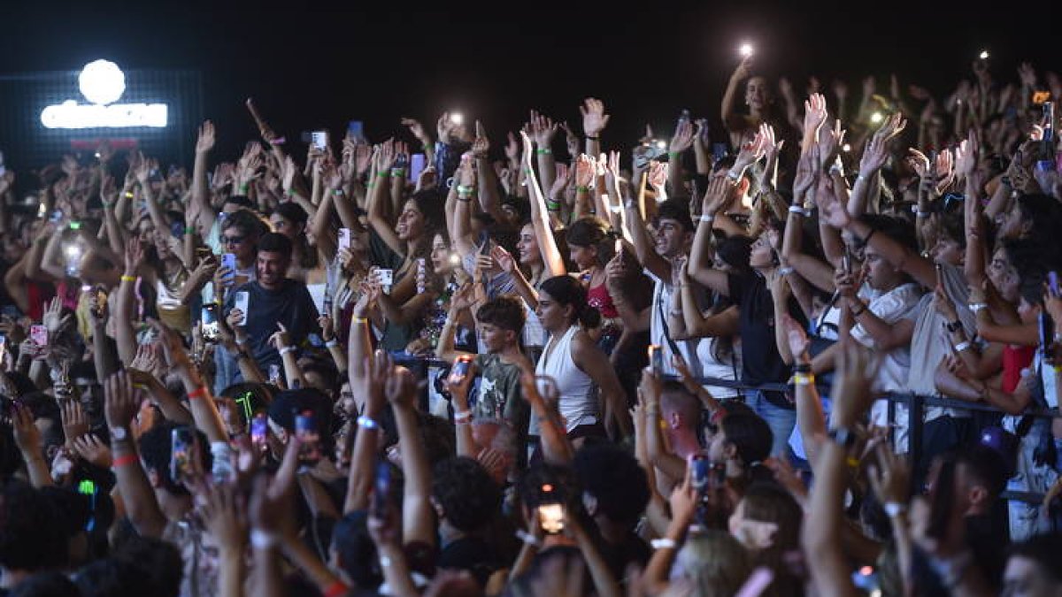 Asistentes al Festival Internacional en Biblos, Líbano