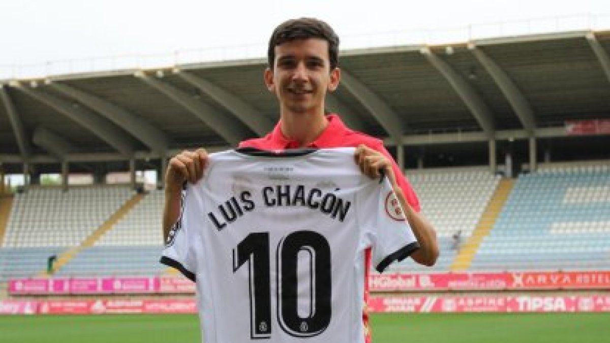 Chacón vuelve a vestirse la elástica de la Cultural.