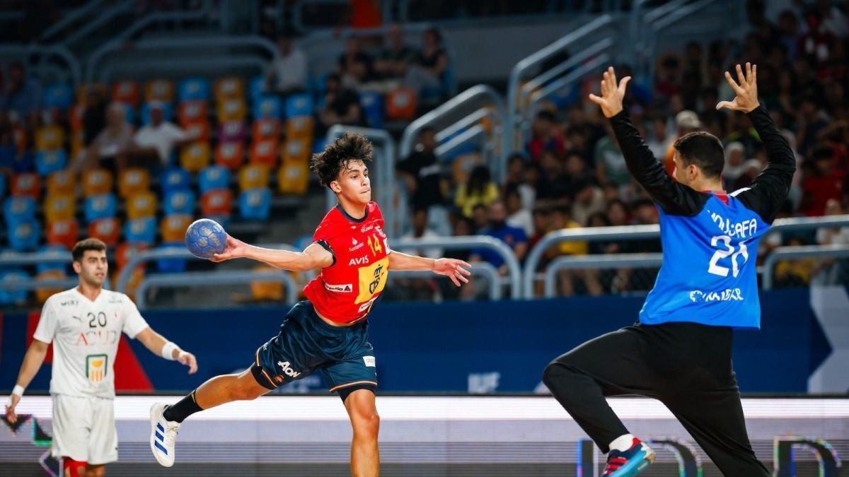 El ademarista Sergio Sánchez fue incluido en el equipo titular del Europeo juvenil.