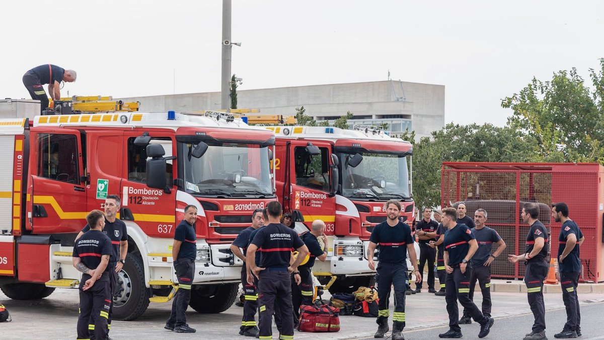 Bomberos que trabajarán en el operativo berciano