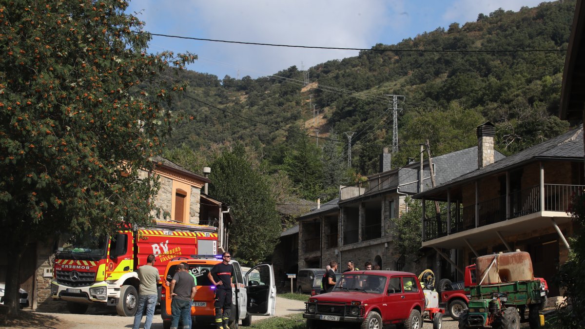 Los bomberos de Valencia, a la espera de acción.