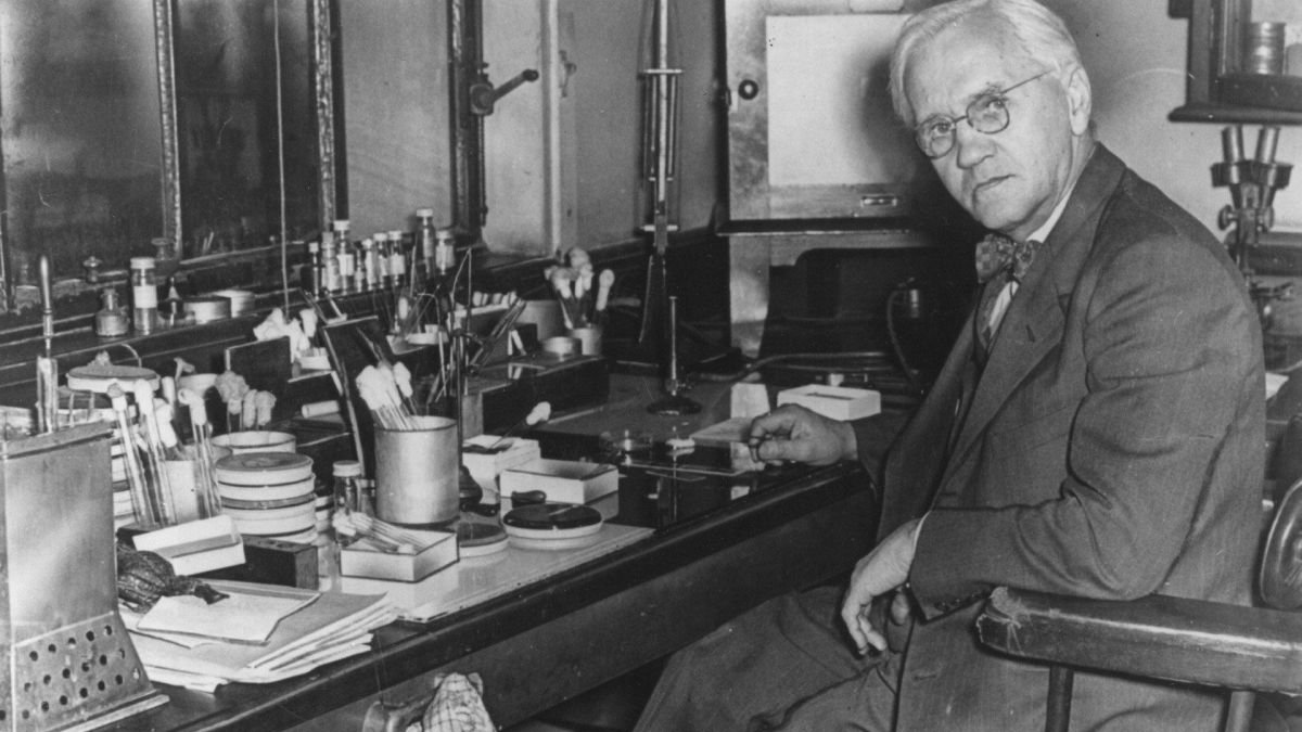 Alexander Fleming, descubridor de la penicilina en 1.928.