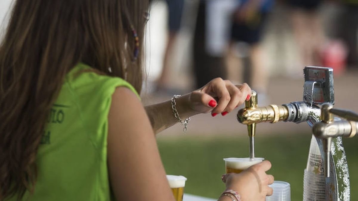 Feria de la cerveza artesana en Carrizo de la Ribera.