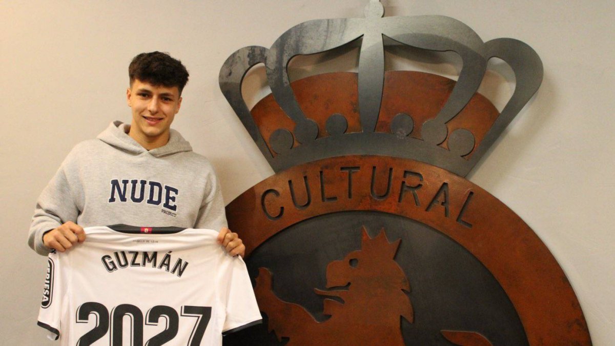 El defensa de la Cultural Guzmán Ortega, con contrato en el equipo leonés hasta 2027, se va cedido al Real Avilés.