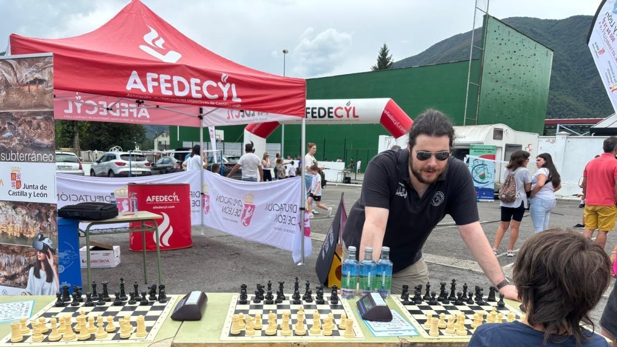 Feria del Deporte w Astorga przyciąga dzieci w wieku od 3 do 13 lat z piętnastoma dyscyplinami sportowymi