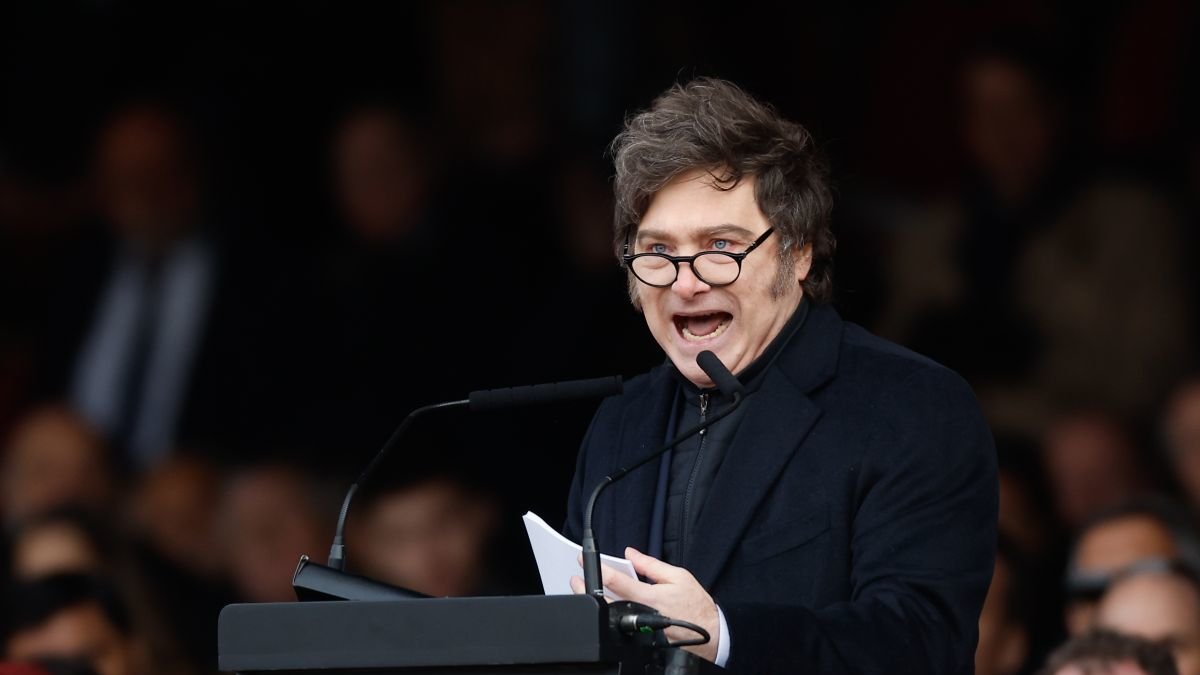 V rezidenci argentinskega predsednika Mileija našli mrtvega vojaka