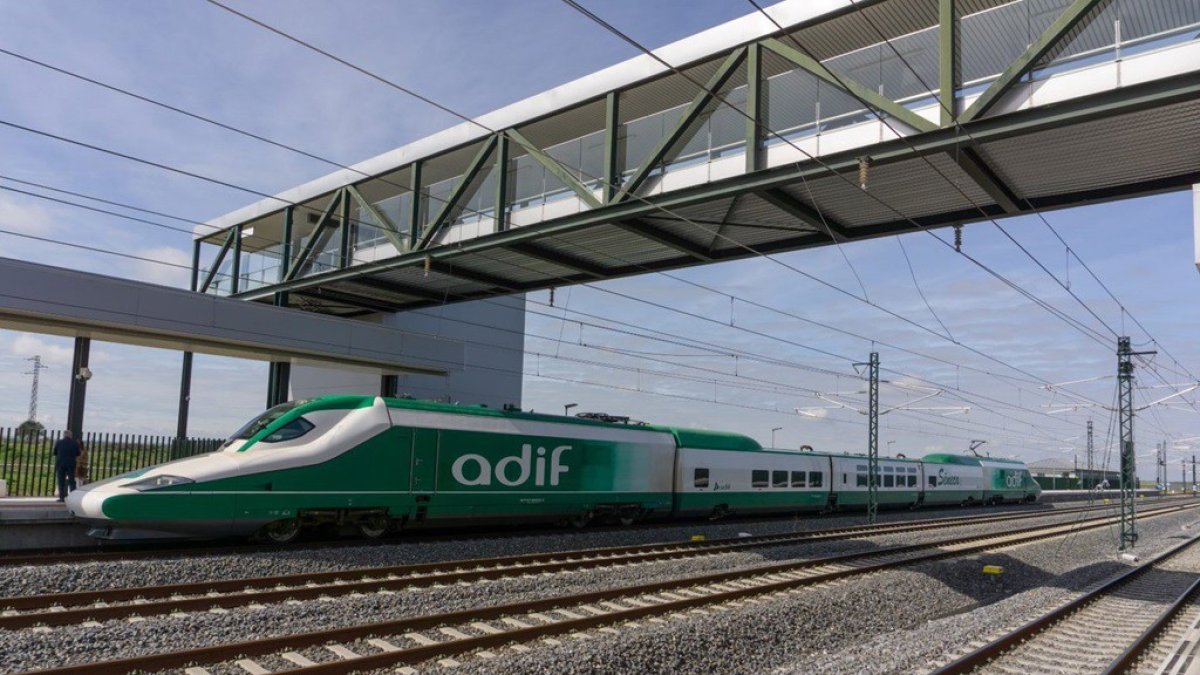 Zaradi težav z informacijskim sistemom Adif in starimi vlaki zamude in prekinitve železniškega prometa v Španiji