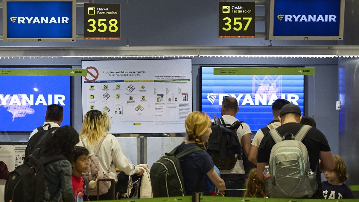 Ryanair uvedel novo politiko glede prtljage na vseh evropskih letališčih