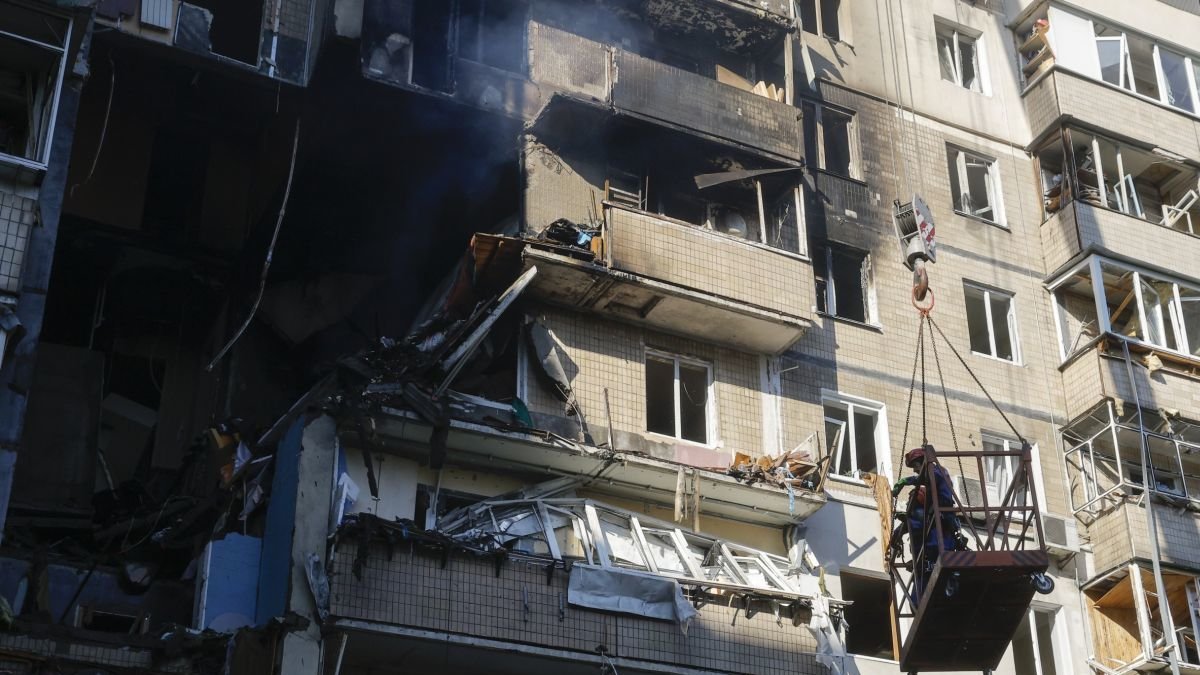 Una de las torres residenciales atacada por los drones rusos lanzados sobre Ucrania.