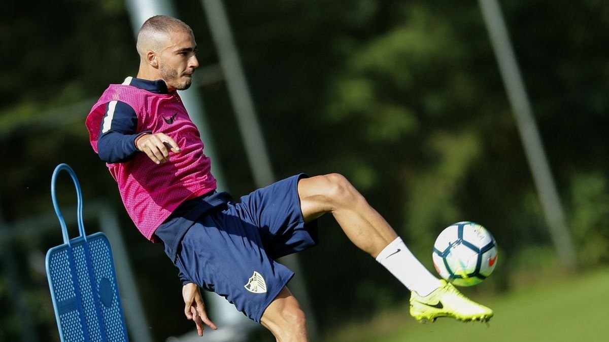 Mikel Villanueva pretende regresar al fútbol profesional español con la Cultural.