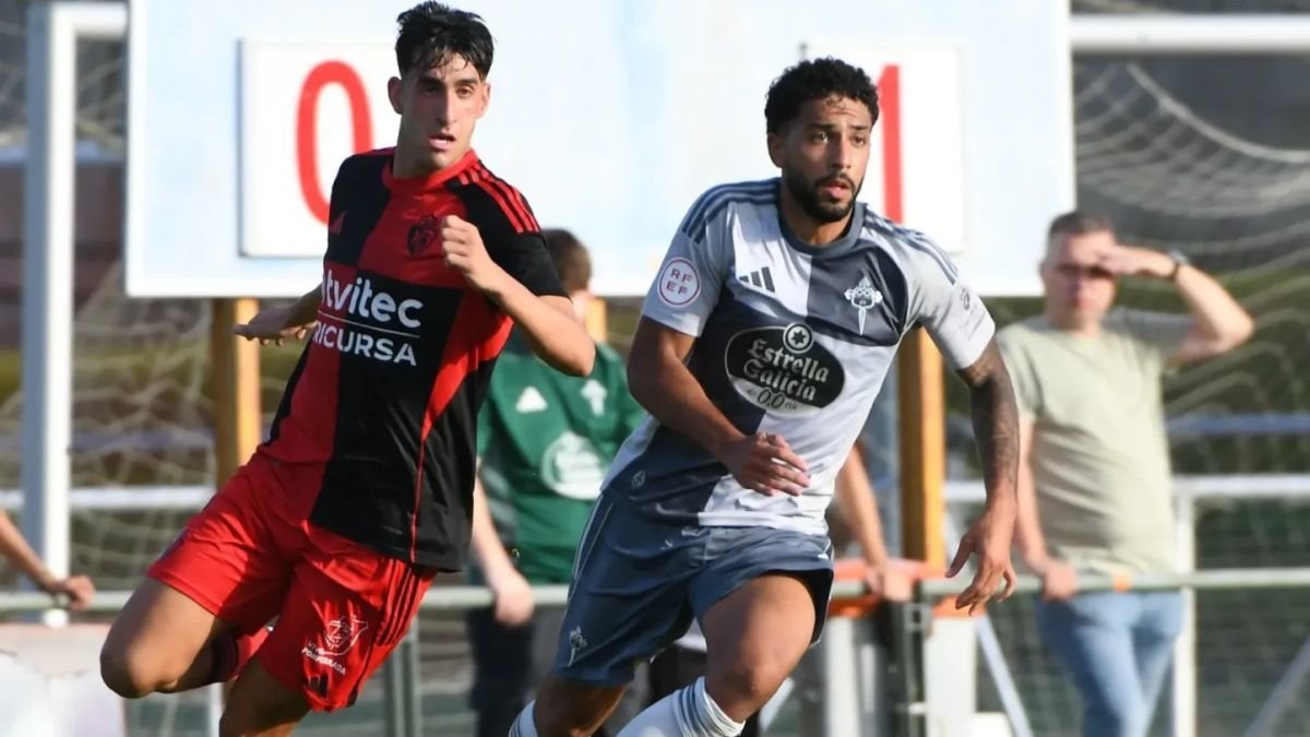 La imagen recoge el último partido disputado Racing de Ferrol-SD Ponferradina.