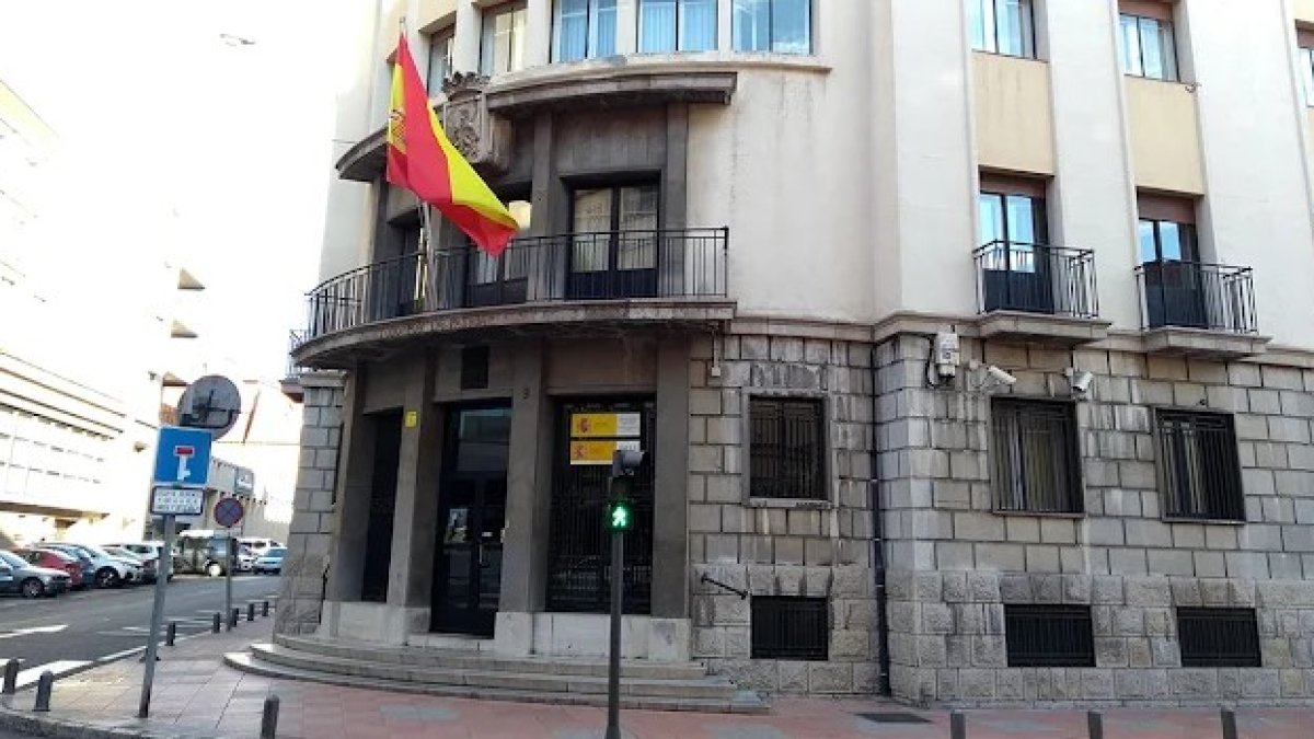 Edificio de la Subdelegación de Defensa en León.