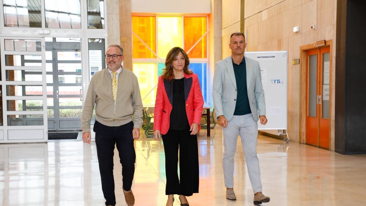 Dávila, Nuria González y Abad, en Económicas.