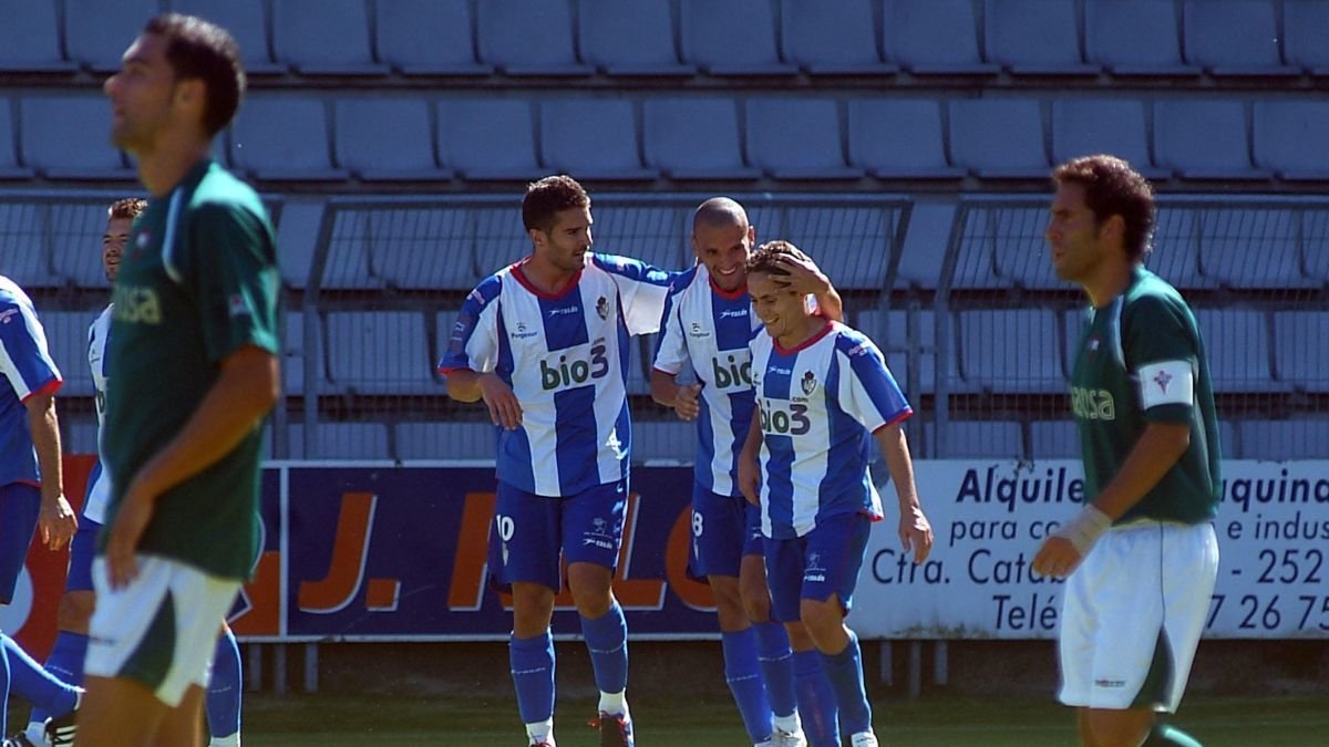 Celebración del último triunfo liguero de la Deportiva en A Malata en agosto del 2009 por 1-2.