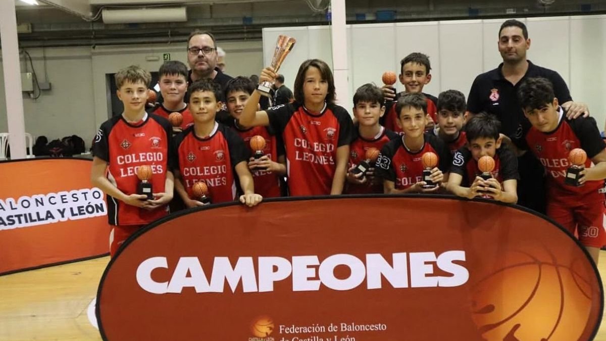 El equipo campeón del Colegio Leonés Preinfantil Masculino.