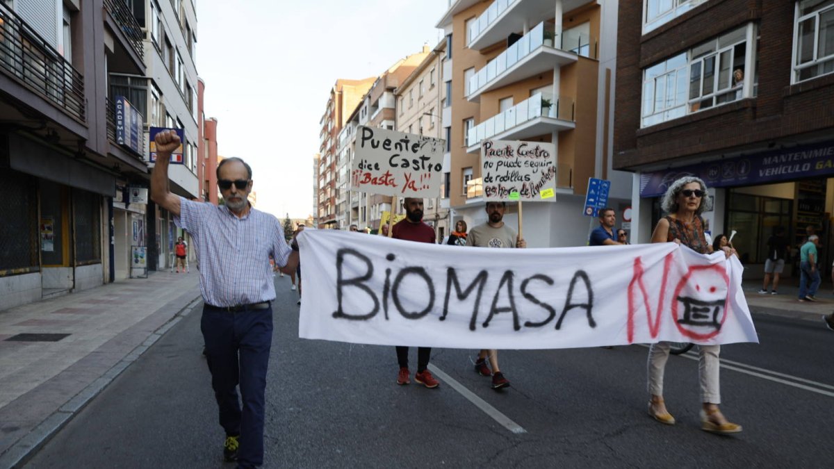 Protestas en León contra la instalación de la central térmica de biomasa en Puente Castro