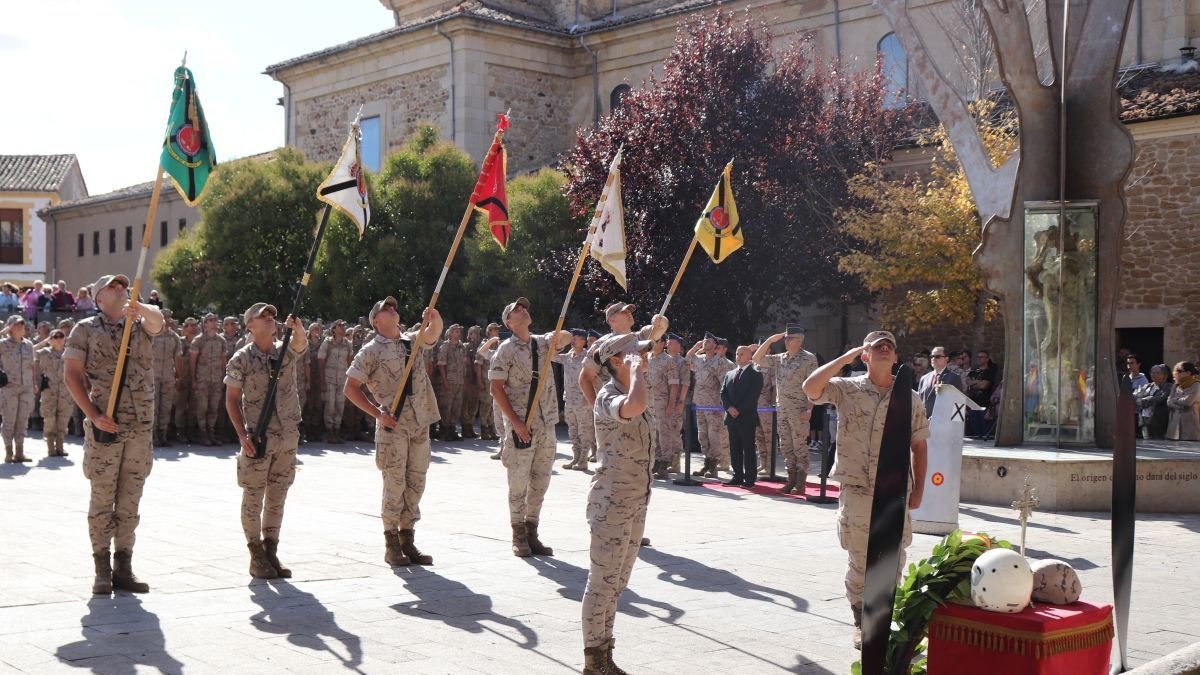 Momento de homenaje a los caídos por España.